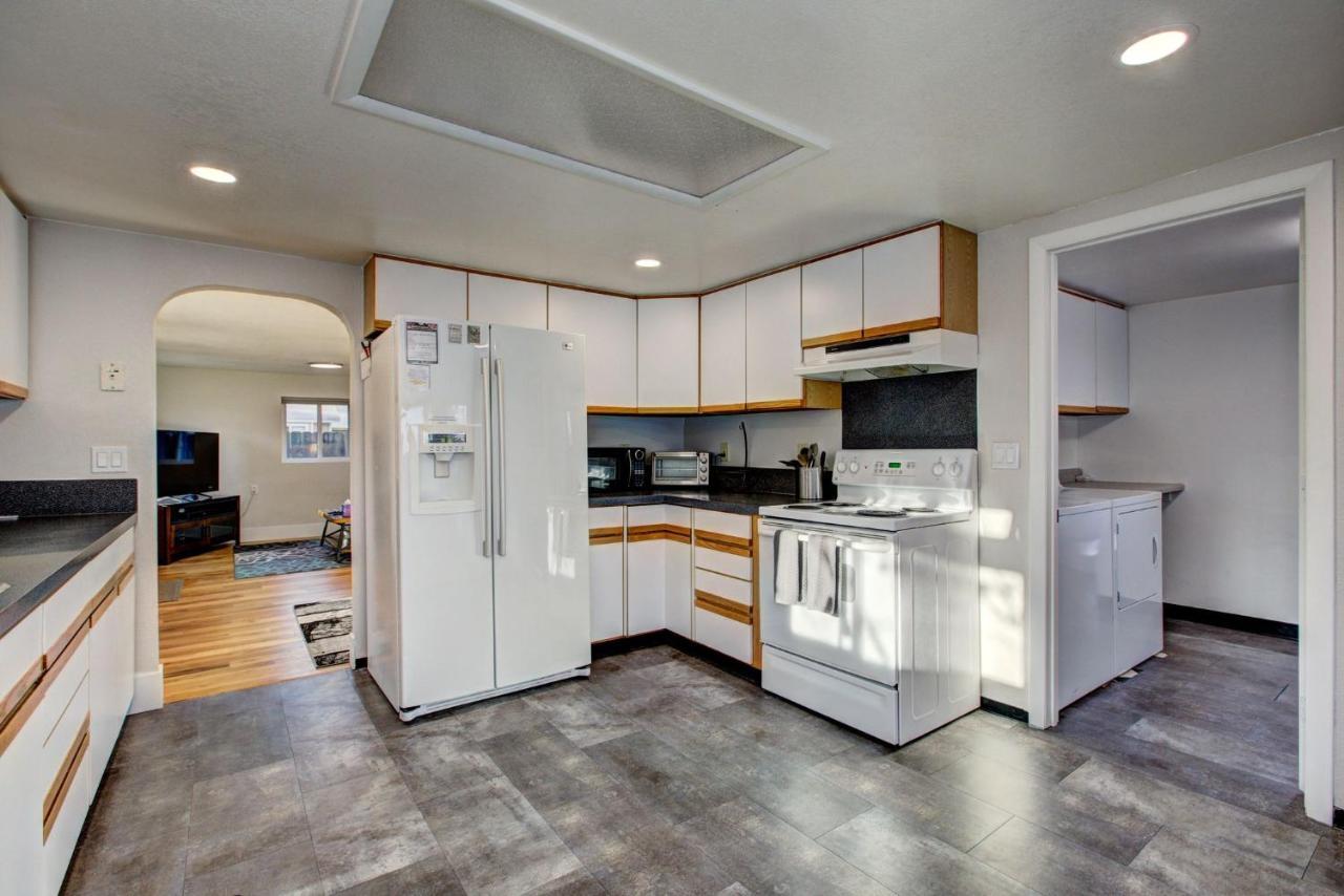 Little Blue Bungalow On Boise'S Bench, Pet Friendly, Fully Fenced Yard With Doggie Door! 2 Miles From Bsu, 5 Minutes From Downtown Boise, Desk And Workstation For Remote Workers, 2 Tv'S Large Walk-In Closet, Good For Mid-Term Stays Zewnętrze zdjęcie