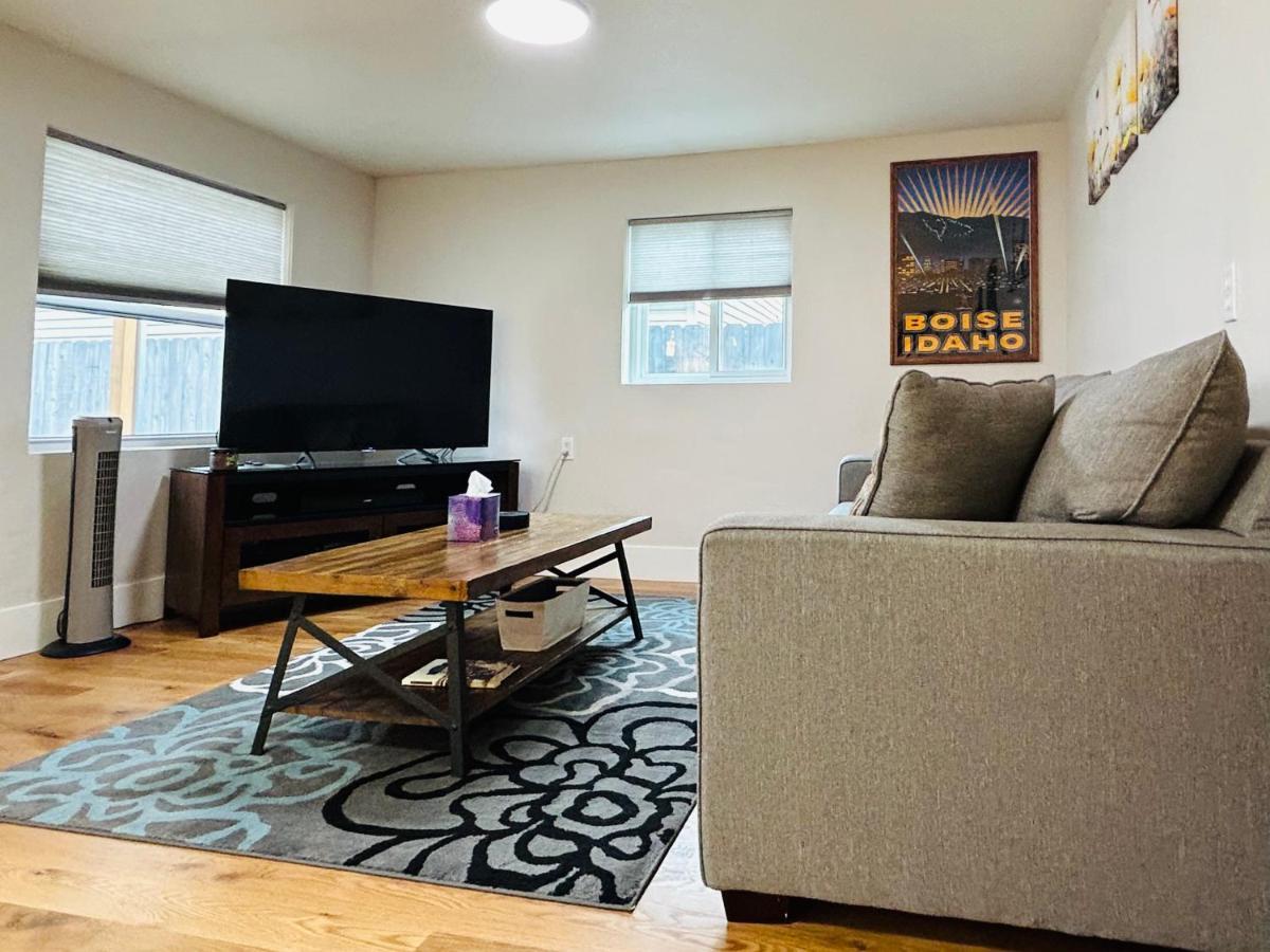 Little Blue Bungalow On Boise'S Bench, Pet Friendly, Fully Fenced Yard With Doggie Door! 2 Miles From Bsu, 5 Minutes From Downtown Boise, Desk And Workstation For Remote Workers, 2 Tv'S Large Walk-In Closet, Good For Mid-Term Stays Zewnętrze zdjęcie