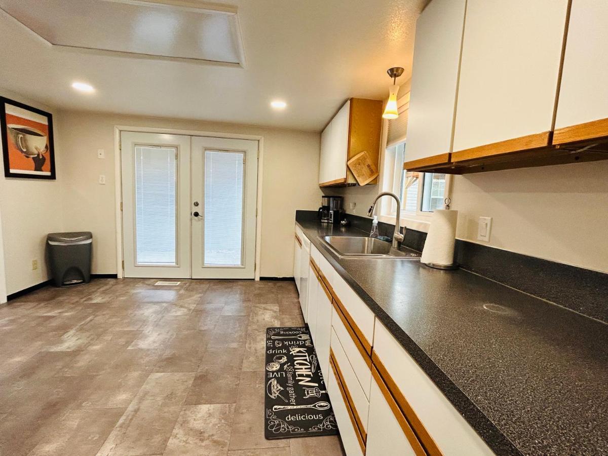 Little Blue Bungalow On Boise'S Bench, Pet Friendly, Fully Fenced Yard With Doggie Door! 2 Miles From Bsu, 5 Minutes From Downtown Boise, Desk And Workstation For Remote Workers, 2 Tv'S Large Walk-In Closet, Good For Mid-Term Stays Zewnętrze zdjęcie