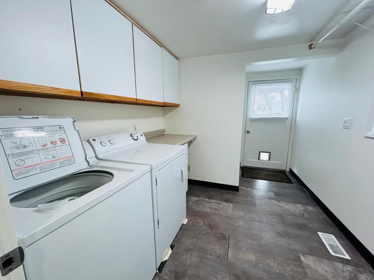 Little Blue Bungalow On Boise'S Bench, Pet Friendly, Fully Fenced Yard With Doggie Door! 2 Miles From Bsu, 5 Minutes From Downtown Boise, Desk And Workstation For Remote Workers, 2 Tv'S Large Walk-In Closet, Good For Mid-Term Stays Zewnętrze zdjęcie