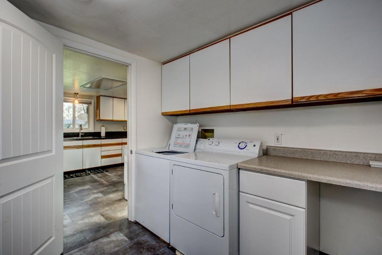 Little Blue Bungalow On Boise'S Bench, Pet Friendly, Fully Fenced Yard With Doggie Door! 2 Miles From Bsu, 5 Minutes From Downtown Boise, Desk And Workstation For Remote Workers, 2 Tv'S Large Walk-In Closet, Good For Mid-Term Stays Zewnętrze zdjęcie